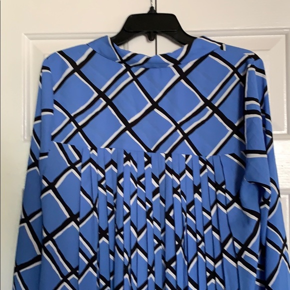 Kaari Blue pleated blouse - Picture 6 of 7